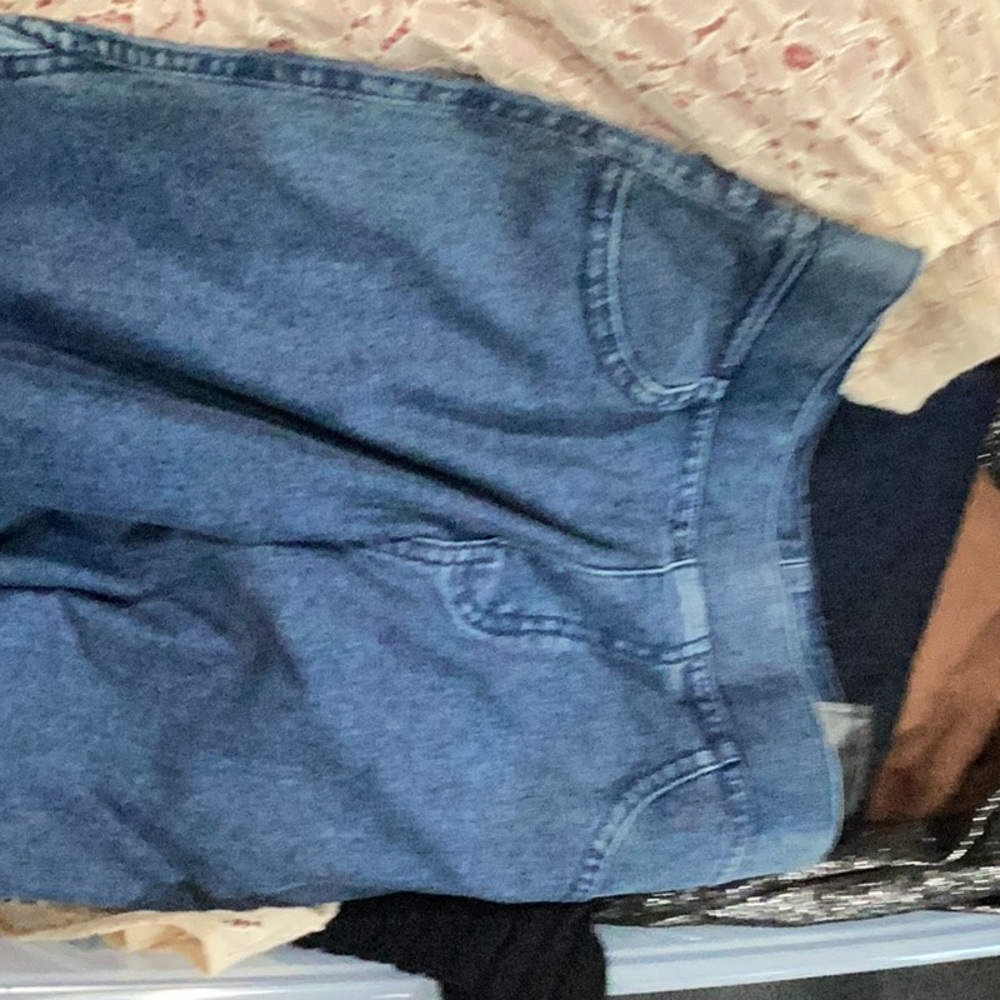 H N M